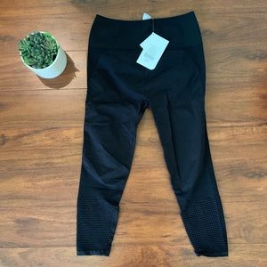 NWT Fabletics Seamless High Waisted Mesh Legging